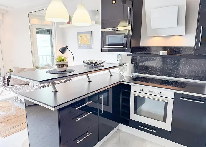 Torres De Yomely - Y8a 美洲海滩