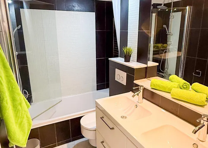 Torres De Yomely - Y8a 美洲海滩