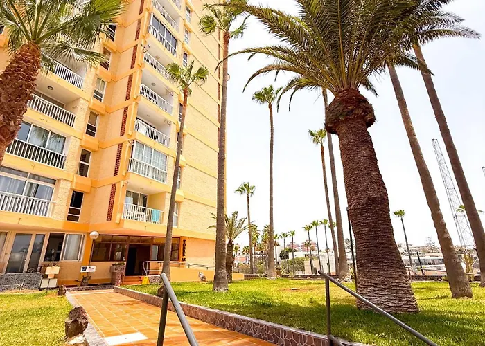 Torres De Yomely - Y8a 美洲海滩