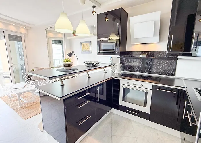 Torres De Yomely - Y8a * 美洲海滩